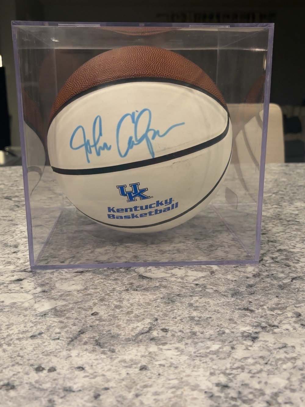 & Other Stories White and Brown Autograph Basketball Accent